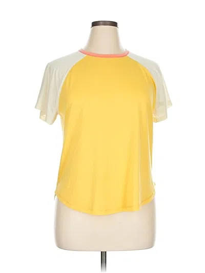 Pre-owned Title Nine Short Sleeve T-shirt In Yellow