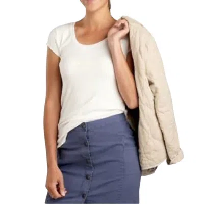 Toad And Co Daisy Rib Ruffle Tee In Egret In White