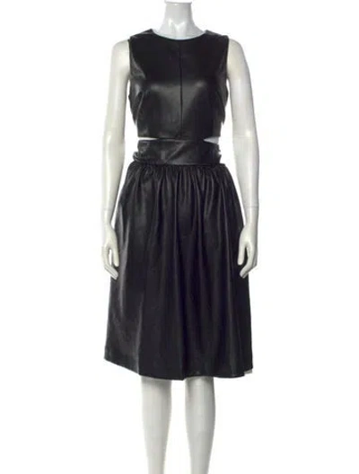 Pre-owned Toccin Crew Neck Knee-length Dress In Black