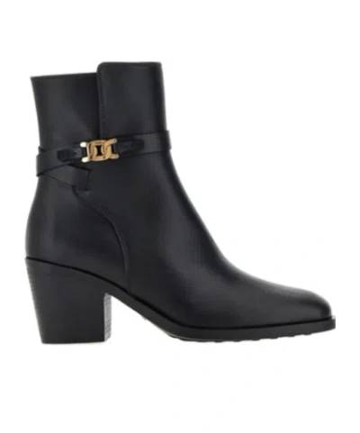 TOD'S TOD'S SQUARE TOE HEELED ANKLE BOOTS