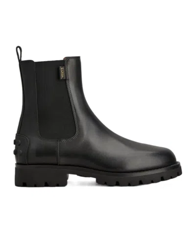 Tod's Ankle Boots In Leather In Black