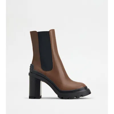 Tod's Ankle Boots In Leather In Brown