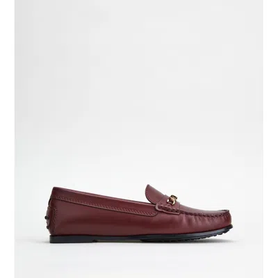 Tod's City Gommino Driving Shoes In Leather In Burgundy