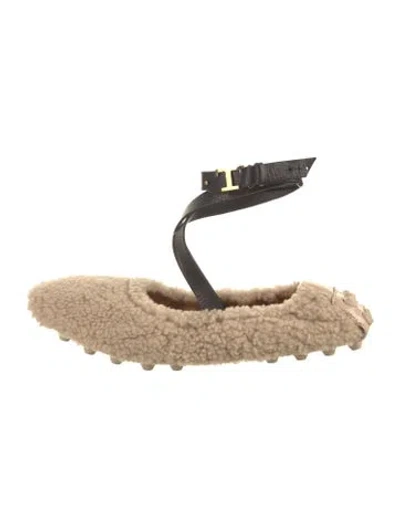 Pre-owned Tod's Faux Fur Moccasins In Neutral