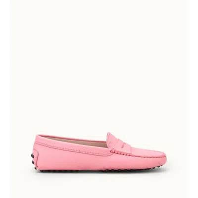 Tod's Gommino Driving Shoes In Leather In Pink