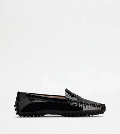 Tod's City Gommino Driving Shoes In Patent Leather In Black