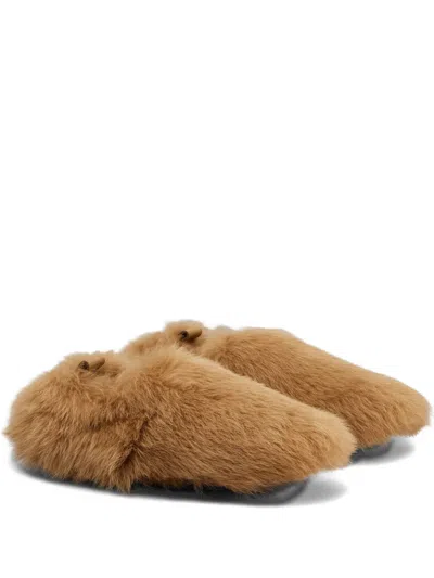 Tod's Mocassino Gommino In Pelliccia In Brown