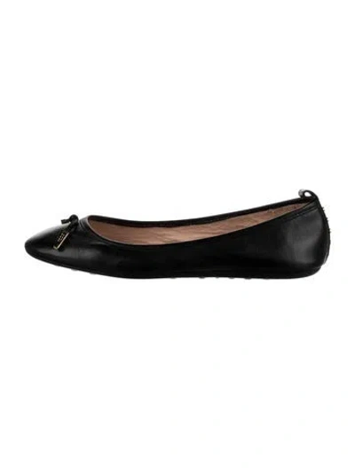 Pre-owned Tod's Leather Ballet Flats In Black
