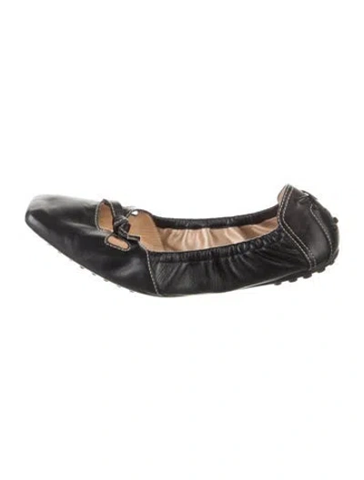 Pre-owned Tod's Leather Ballet Flats In Black