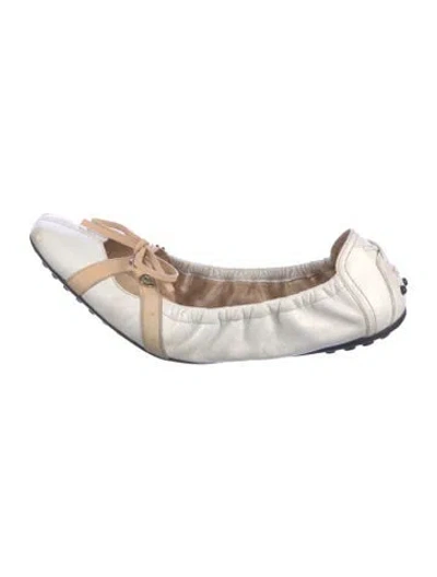 Pre-owned Tod's Leather Ballet Flats In White