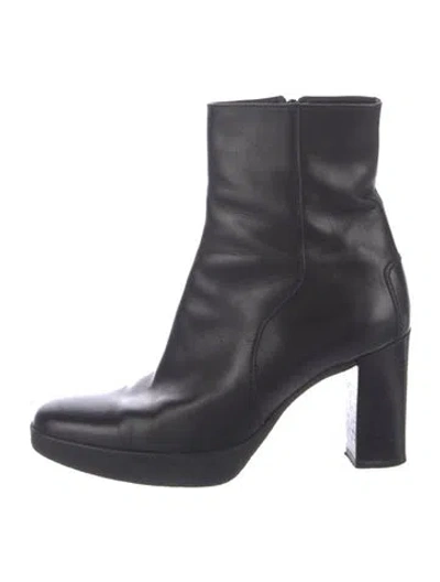 Pre-owned Tod's Leather Boots In Black