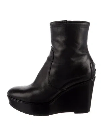 Pre-owned Tod's Leather Boots In Black