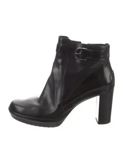 Pre-owned Tod's Leather Boots In Black