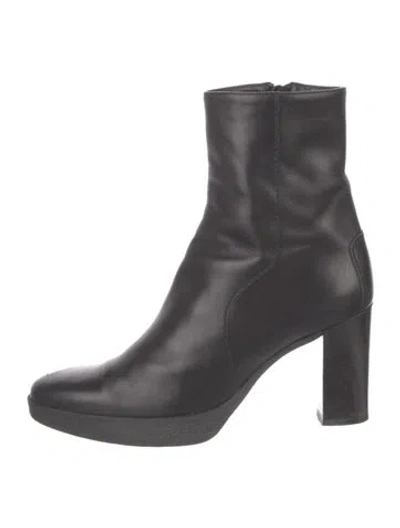 Pre-owned Tod's Leather Boots In Black