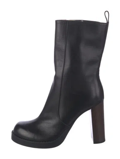 Pre-owned Tod's Leather Boots In Black