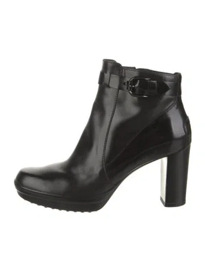 Pre-owned Tod's Leather Boots In Black