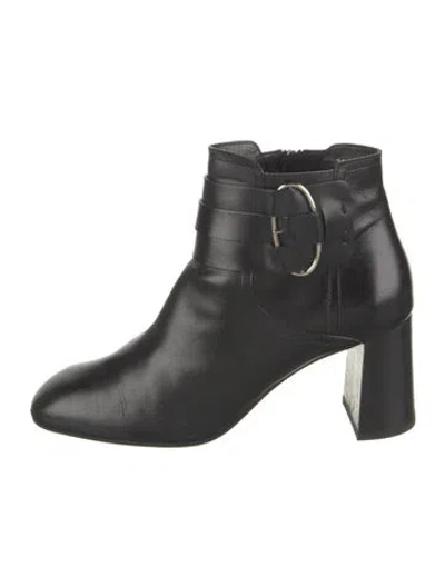 Pre-owned Tod's Leather Boots In Black