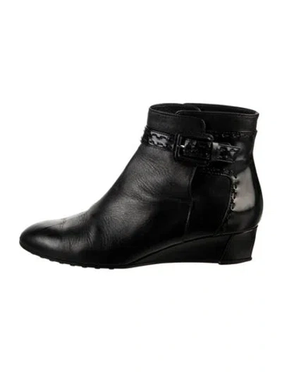 Pre-owned Tod's Leather Boots In Black
