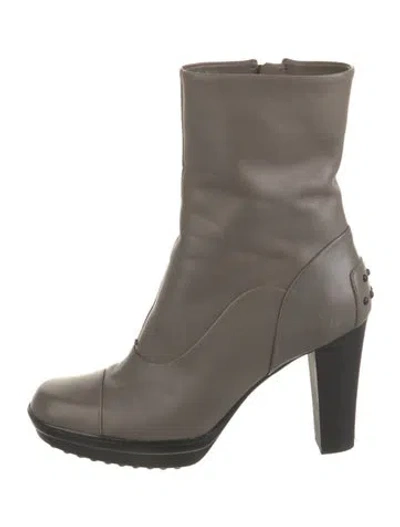 Pre-owned Tod's Leather Boots In Gray