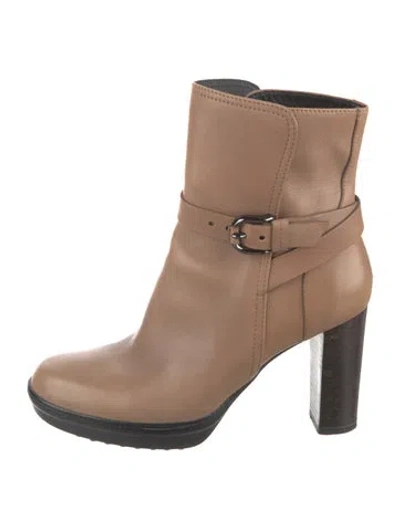 Pre-owned Tod's Leather Boots In Neutral