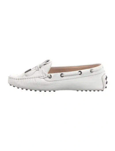 Pre-owned Tod's Leather Bow Accents Loafers In White