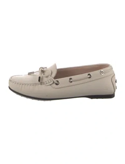 Pre-owned Tod's Leather Bow Accents Moccasins In Neutral