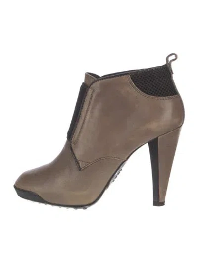 Pre-owned Tod's Leather Chelsea Boots In Brown