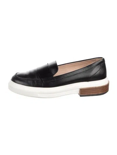 Pre-owned Tod's Leather Loafers In Black