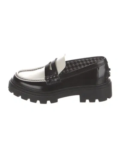 Pre-owned Tod's Leather Loafers In Neutral