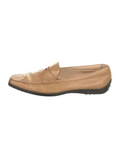 Pre-owned Tod's Leather Loafers In Neutral