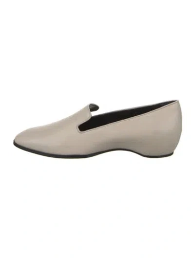 Pre-owned Tod's Leather Loafers In Neutral