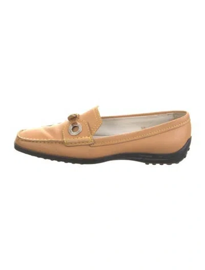 Pre-owned Tod's Leather Loafers In Neutral