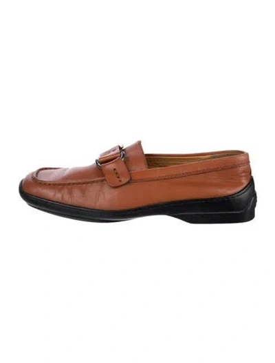 Pre-owned Tod's Leather Loafers In Neutral