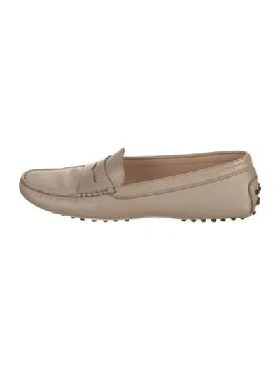 Pre-owned Tod's Leather Loafers In Neutral