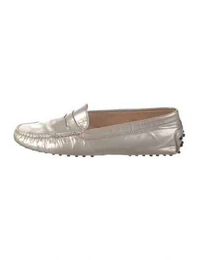Pre-owned Tod's Leather Loafers In Silver