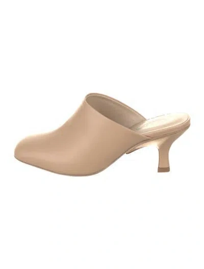 Pre-owned Tod's Leather Mules In Neutral