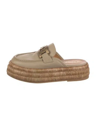 Pre-owned Tod's Leather Mules In Neutral
