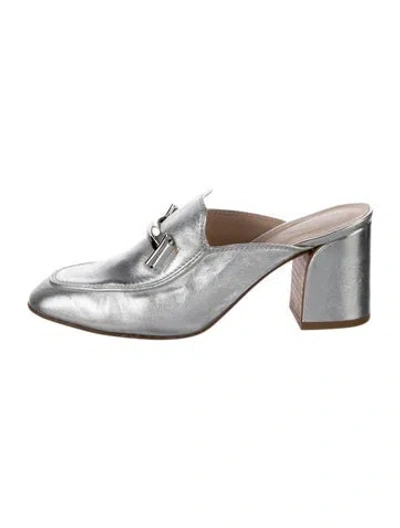 Pre-owned Tod's Leather Mules In Silver