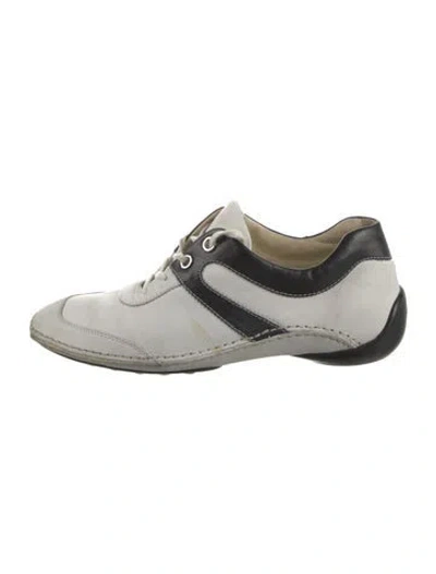 Pre-owned Tod's Leather Oxfords In White