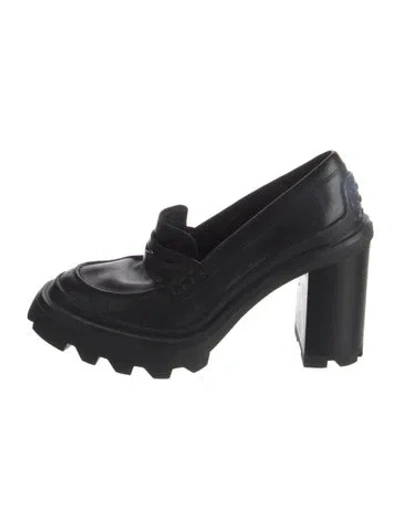 Pre-owned Tod's Leather Pumps In Black