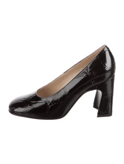 Pre-owned Tod's Leather Pumps In Black