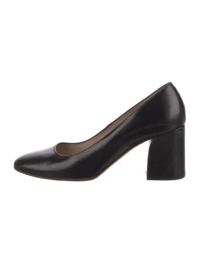 Pre-owned Tod's Leather Pumps In Black