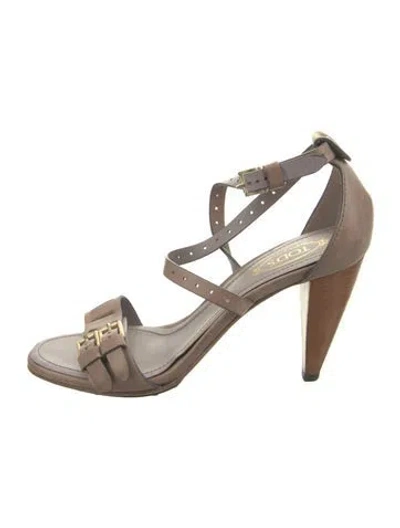 Pre-owned Tod's Leather Sandals In Neutral