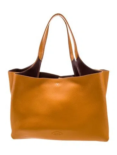 Pre-owned Tod's Leather Shoulder Bag In Neutral