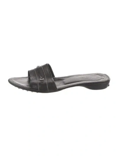 Pre-owned Tod's Leather Slides In Black