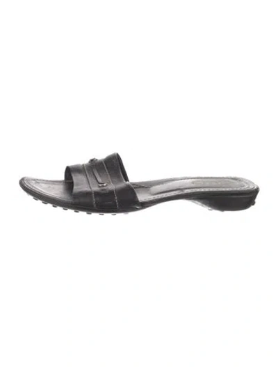 Pre-owned Tod's Leather Slides In Black