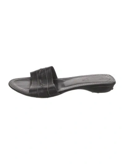 Pre-owned Tod's Leather Slides In Black