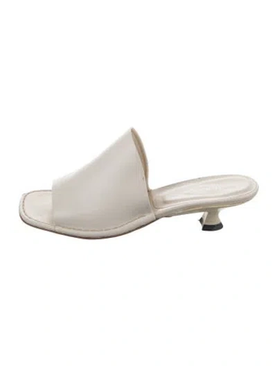 Pre-owned Tod's Leather Slides In White