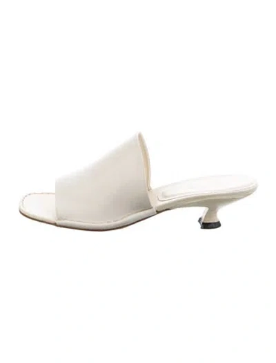 Pre-owned Tod's Leather Slides In White