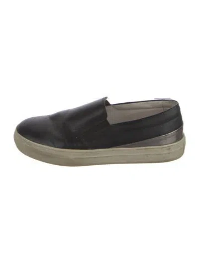 Pre-owned Tod's Leather Sneakers In Black